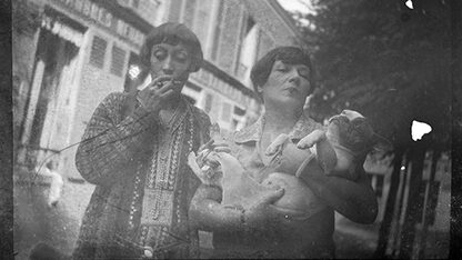 Hermine David und die Malerin Charlotte Gardelle an der Marne, 1920er-Jahre | Privatsammlung