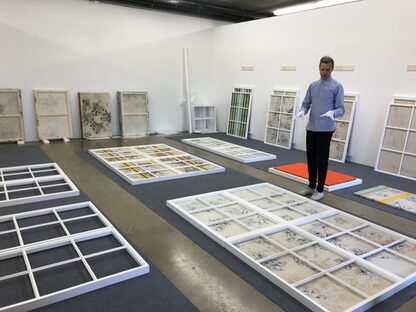 Fredrik Værslev in seinem Atelier in Norwegen bei der Herstellung der Delmenhorster Ausstellung |  Foto: Städtische Galerie Delmenhorst