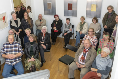 Zahlreiche Gäste haben die Vernissage zur Ausstellung besucht. | Bild: Martina Meyer