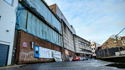 Das Hertie-Gebäude wird von der Bebelstraße aus abgerissen. | Bild: Fiedler