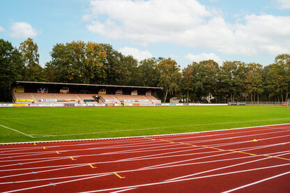 Das Stadion an der Düsternortstraße gehört zu des Stationen der Sportabzeichen-Tour in Delmenhorst. | Bild: Bramkamp