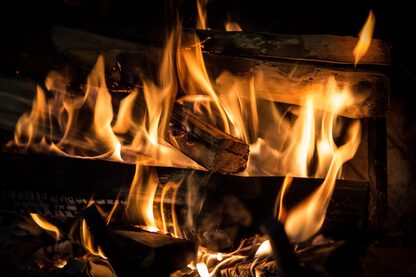 Wer seinen Ofen richtig bedient, kann Emissionen deutlich reduzieren. | Bild: pixabay.de