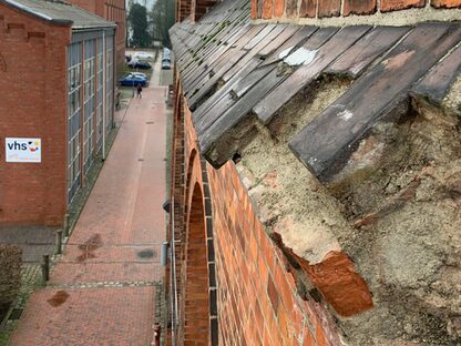 Die Schäden an der Turbinenhalle werden jetzt beseitigt. | Bild: Stadt