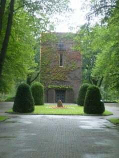 Friedhofskapelle auf dem städtischen Friedhof Bungerhof